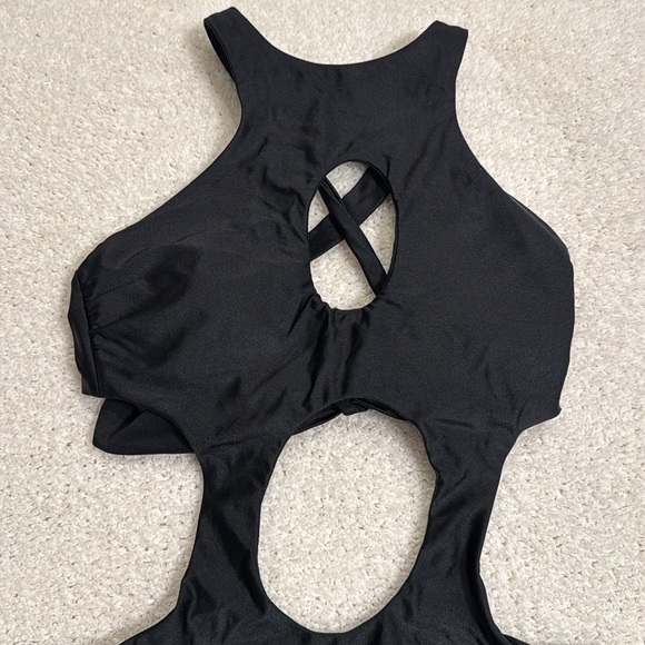 Red Carter SHINE SOLIDS CUT OUT ONE PIECE SWIMSUIT - Picture 4 of 7